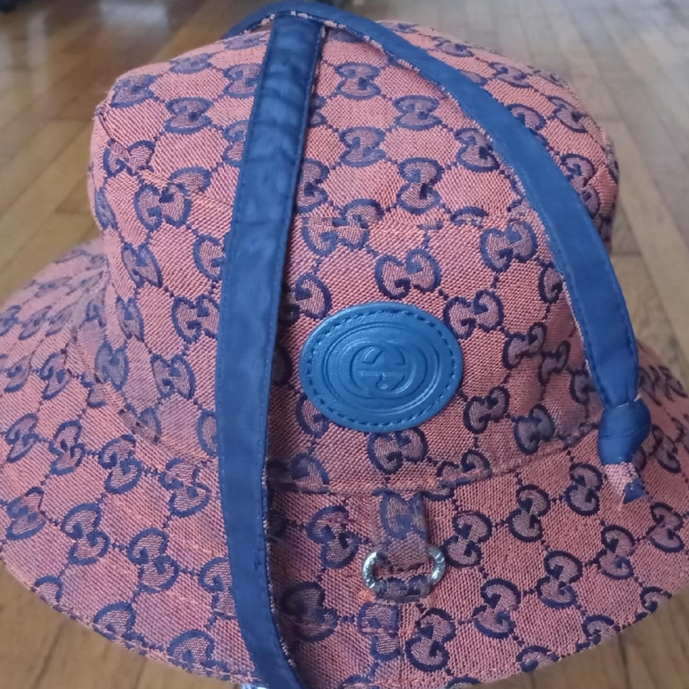 Gucci bucket hat